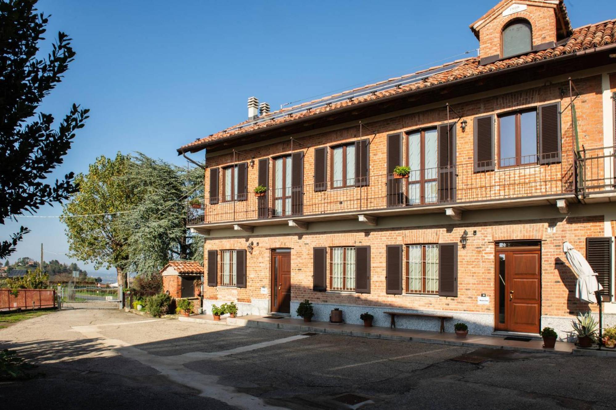 Casa Rubbo - Appartamento 'Como' Nelle Langhe Alba  Zewnętrze zdjęcie